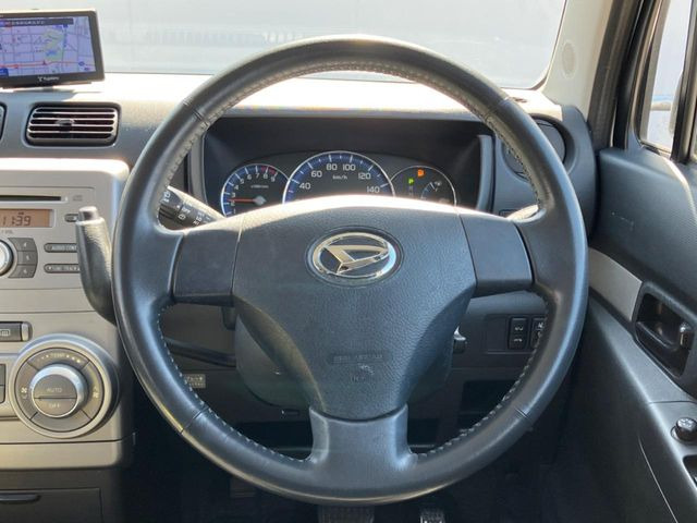 �y�����v�����X�e�A�����O�z�㎿�Ȋv���g�p���邱�ƂŁA��ɂ����������݂ƂĂ��^�]���₷���n���h���ł���