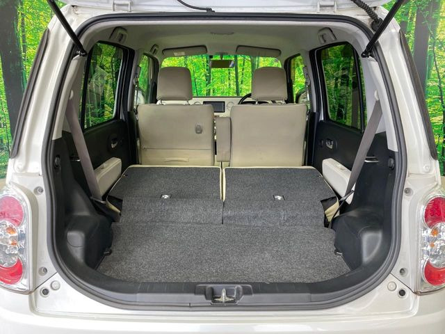 ���i�̂���������ʋ΁A���}���ɏ\���ȉ׎��X�y�[�X���m�ۂ��Ă���܂��B�Z�J���h�V�[�g��|���ƁA�傫�ȉו��̐ύڂ��\�ł���