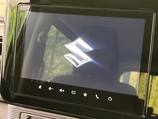 【純正9型ナビ】人気の純正ナビを装備しております。ナビの使いやすさはもちろん、オーディオ機能も充実!キャンプや旅行はもちろん、通勤や買い物など普段のドライブも楽しくなるはず♪