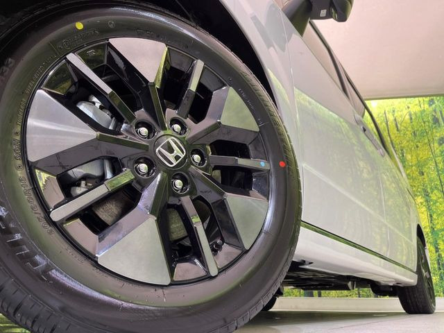 �y����16�C���`�A���~�z�C�[���z�O�ςɃ}�b�`���������A���~�z�C�[���𑕒����Ă���܂��B�e��ЊO�A���~�z�C�[����A�X�^�b�h���X�^�C�����戵�����Ă���܂��B���񂲑��k����������