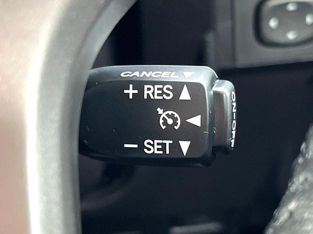 �y�N���[�Y�R���g���[���z�������H�����N���N���s�B�A�N�Z���𗣂��Ă���葬�x�ő��s���ł��A�������^�]���̕��S���y��!�����E�������ȒP�ȃX�C�b�`����Œ����ł��܂��B