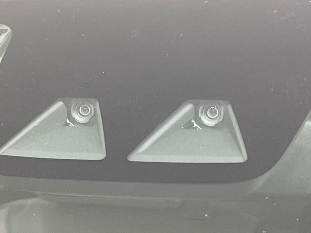 �y�X�}�[�g�A�V�X�g�z���s���ɑO���̎ԗ�����F�����A�Փ˂������Ȏ��͌x��ƃu���[�L�ŏՓˉ���Ɣ�Q�y�����A�V�X�g�B�����S�Ƀh���C�u�����y���݂��������܂��B