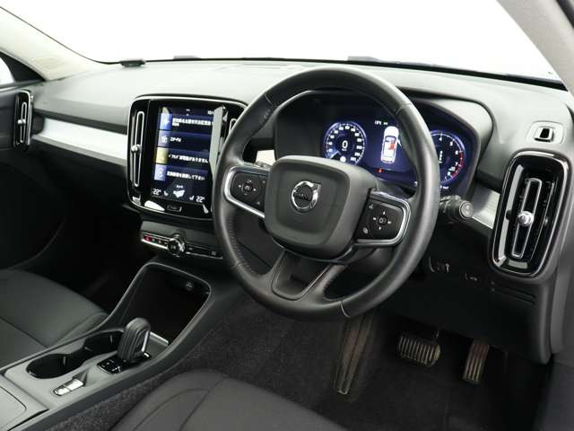 XC40B4 モメンタム