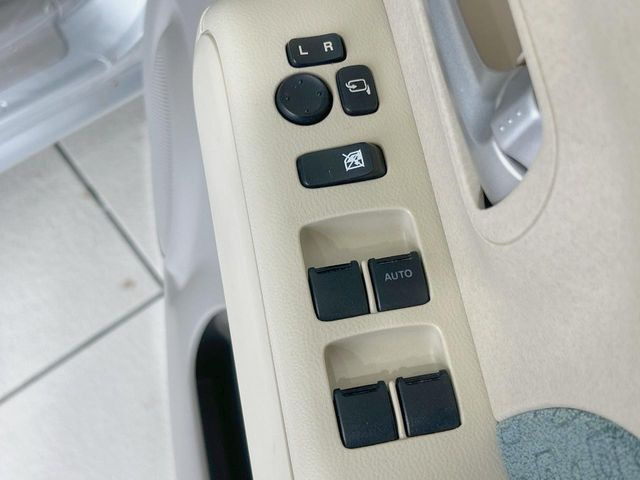 �y�d���i�[�~���[�z�T�C�h�~���[�͓d���i�[���ƂȂ��Ă���A�������ԏ�ł��L�Y�������X�N��}�����܂��B