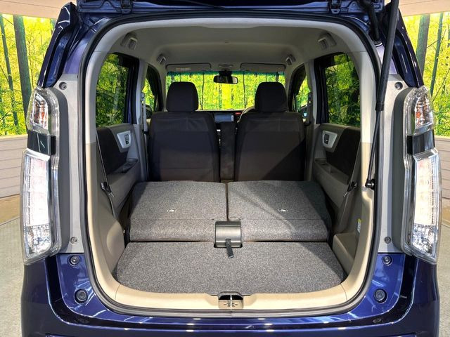 ���i�̂���������ʋ΁A���}���ɏ\���ȉ׎��X�y�[�X���m�ۂ��Ă���܂��B�Z�J���h�V�[�g��|���ƁA�傫�ȉו��̐ύڂ��\�ł���