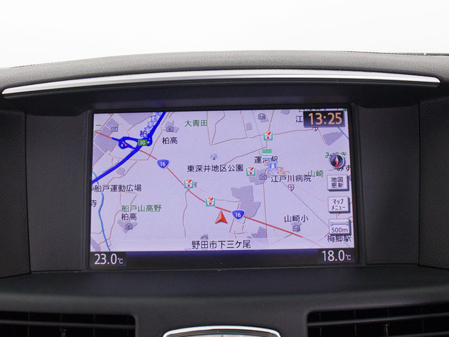 機能満載の純正HDDナビは高精細に加え音楽の録音機能ミュージックサーバー機能でいつでもお好きな音楽が聴けます。