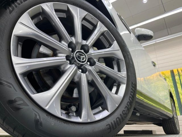 �y�����A���~�z�C�[���z�O�ςɃ}�b�`���������A���~�z�C�[���𑕒����Ă���܂��B�e��ЊO�A���~�z�C�[����A�X�^�b�h���X�^�C�����戵�����Ă���܂��B���񂲑��k����������