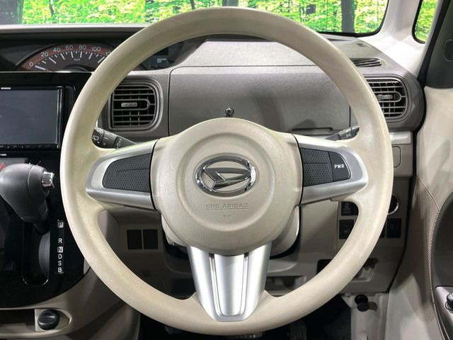 ステアリングも使用感が少なく、きれいな状態となっております♪