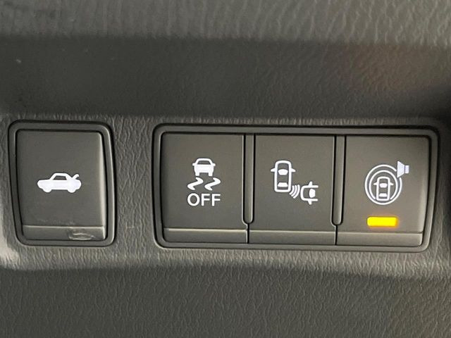 �y�C���e���W�F���g�G�}�[�W�F���V�[�u���[�L�z�t�����g�J�����őO���̎ԗ�����s�҂����m�B�Փ˂������Ȏ��͏Փ˔�Q�y���u���[�L���쓮�A�Փˉ�����T�|�[�g�B�����S�Ƀh���C�u�����y���݂��������܂��B