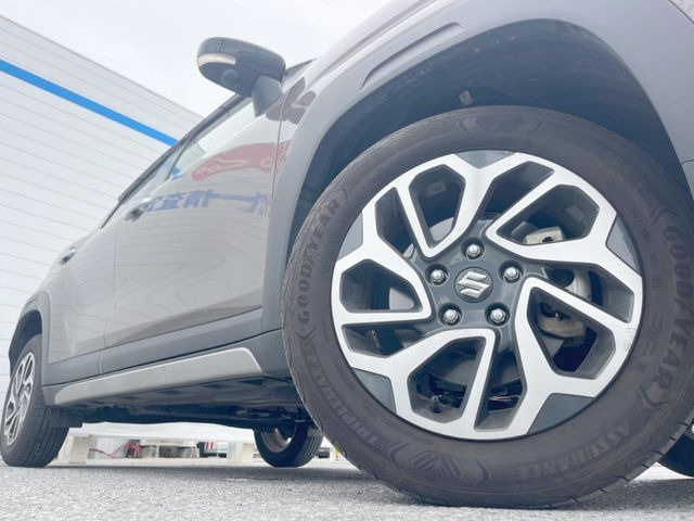 �y�����A���~�z�C�[���z�O�ςɃ}�b�`���������A���~�z�C�[���𑕒����Ă���܂��B�e��ЊO�A���~�z�C�[����A�X�^�b�h���X�^�C�����戵�����Ă���܂��B���񂲑��k����������