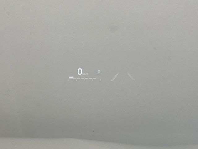 �y�J���[�w�b�h�A�b�v�f�B�X�v���C�z���݂̑��x�⑖�s�����f�W�^���\���ŉ^�]�ȑO���̃K���X�ɓ��e!�J���[�t���Ŏ��F���������A�^�]���ڐ������炳���K�v�ȏ����m�F�ł���̂łƂ��Ă��֗��ň��S!