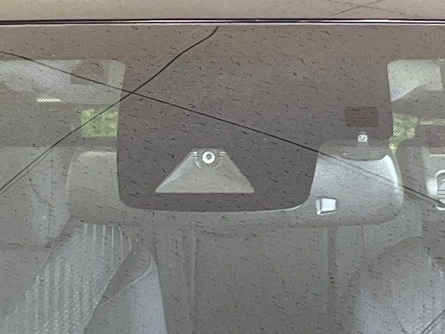 �y�g���^�Z�[�t�e�B�Z���X�z���s���ɑO���̎ԗ�����F�����A�Փ˂������Ȏ��͌x��ƃu���[�L�ŏՓˉ���Ɣ�Q�y�����A�V�X�g�B�����S�Ƀh���C�u�����y���݂��������܂��B