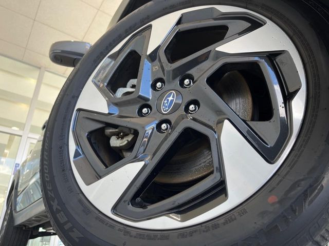 �y����18�C���`�A���~�z�C�[���z�O�ςɃ}�b�`���������A���~�z�C�[���𑕒����Ă���܂��B�e��ЊO�A���~�z�C�[����A�X�^�b�h���X�^�C�����戵�����Ă���܂��B���񂲑��k����������