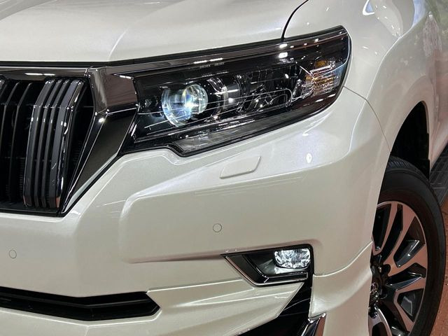 �yLED�w�b�h���C�g�z���V����ԑ��s�����ǍD�Ȏ��E���m�ۂ����S���ĉ^�]�ł��鍂�P�xLED�w�b�h���C�g�𑕔�!�_�����x�������A����d�͂��}�����Ă��܂��B