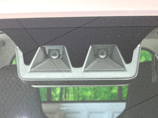 �y�X�}�[�g�A�V�X�g�z���s���ɑO���̎ԗ�����F�����A�Փ˂������Ȏ��͌x��ƃu���[�L�ŏՓˉ���Ɣ�Q�y�����A�V�X�g�B�����S�Ƀh���C�u�����y���݂��������܂��B