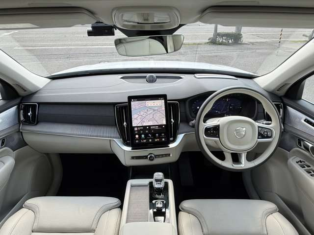 XC90ウルトラ T8 AWD プラグイン ハイブリッド ブライトエディション 4WD