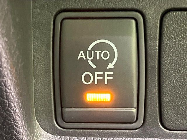 �y�A�C�h�����O�X�g�b�v�z�ԐM����a�؂Œ�Ԃ����ۂɃG���W�����~���A���ʂȔR���̏����}���܂��B�R��������ی�ɂȂ���@�\��G���W���̓u���[�L�𗣂��΍Ďn�����܂��B