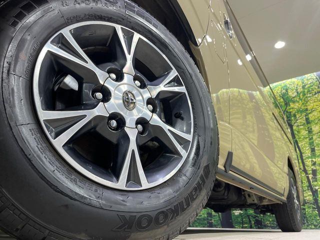 �y����15�C���`�A���~�z�C�[���z�O�ςɃ}�b�`���������A���~�z�C�[���𑕒����Ă���܂��B�e��ЊO�A���~�z�C�[����A�X�^�b�h���X�^�C�����戵�����Ă���܂��B���񂲑��k����������