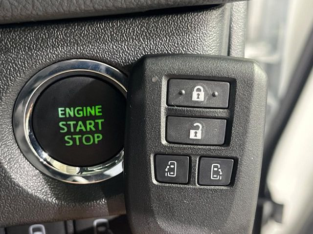 �y�X�}�[�g�L�[�z�J�o����|�P�b�g�ɓ��ꂽ�܂܂ł��h�A�̎{���E�������\�ȃX�}�[�g�L�[�𑕔��B�G���W���̃I���E�I�t�����J�M�����o���K�v����������Ƃ��Ă��֗��ł���