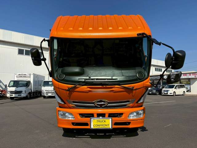 ☆外装洗車・内装クリーニング済み!!☆日本全国納車いたします。☆ドラレコ・バックカメラ・ETC取付も別途料金にて対応しております。☆足回り分解整備・タイヤ交換なども別途料金にて対応可能!!