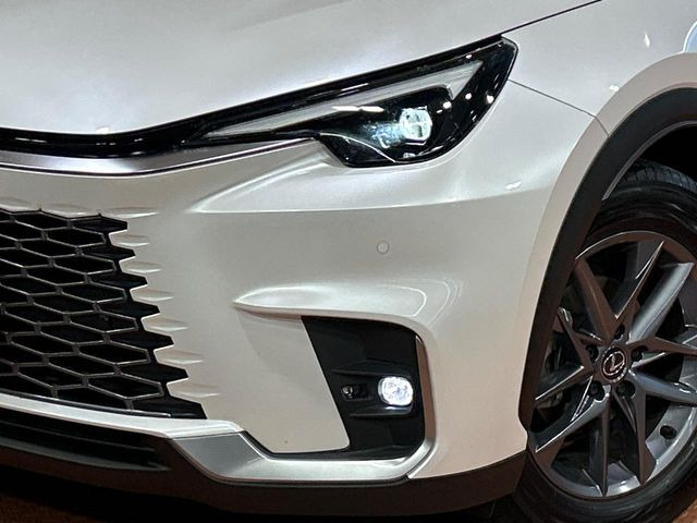 �yLED�w�b�h���C�g�z���V����ԑ��s�����ǍD�Ȏ��E���m�ۂ����S���ĉ^�]�ł��鍂�P�xLED�w�b�h���C�g�𑕔�!�_�����x�������A����d�͂��}�����Ă��܂��B