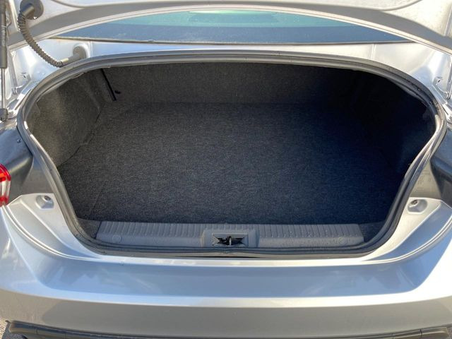 ���i�̂���������ʋ΁A���}���ɏ\���ȉ׎��X�y�[�X���m�ۂ��Ă���܂��B