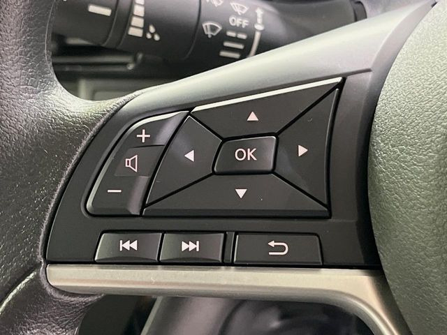 �y�X�e�A�����O�X�C�b�`�z�^�]���A�O������ڐ������炷���ƂȂ��A�I�[�f�B�I���̑��삪�\�ȕ֗��@�\!���S&���K�ȃh���C�u�����o���Ă���܂���