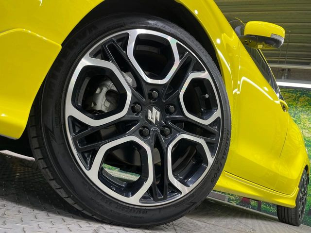 �y����17�C���`�A���~�z�C�[���z�O�ςɃ}�b�`���������A���~�z�C�[���𑕒����Ă���܂��B�e��ЊO�A���~�z�C�[����A�X�^�b�h���X�^�C�����戵�����Ă���܂��B���񂲑��k����������