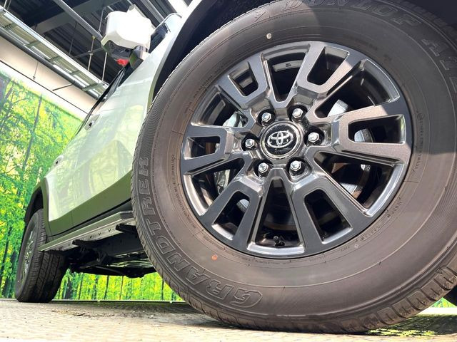 �y����18�C���`�A���~�z�C�[���z�O�ςɃ}�b�`���������A���~�z�C�[���𑕒����Ă���܂��B�e��ЊO�A���~�z�C�[����A�X�^�b�h���X�^�C�����戵�����Ă���܂��B���񂲑��k����������