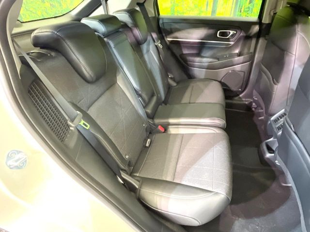 ���i���ȃI���W�i���t���A�}�b�g���I�v�V�����ɂĂ��p�ӂ��Ă���܂��B���D���ȃf�U�C����J���[�����Ԃɍ��킹�đI��ł����������Ƃ��ł��܂���