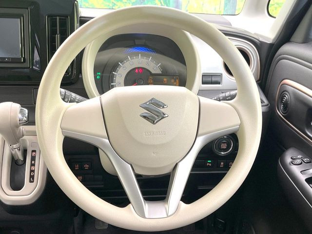 ステアリングも使用感が少なく、きれいな状態となっております♪