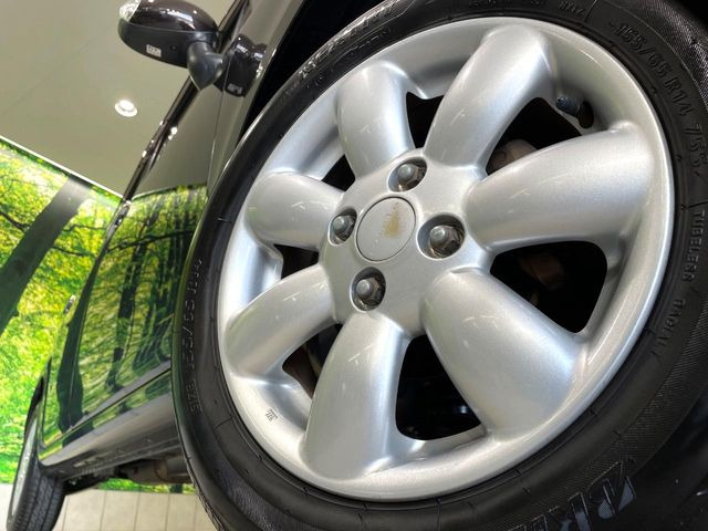 �y����14�C���`�A���~�z�C�[���z�O�ςɃ}�b�`���������A���~�z�C�[���𑕒����Ă���܂��B�e��ЊO�A���~�z�C�[����A�X�^�b�h���X�^�C�����戵�����Ă���܂��B���񂲑��k����������