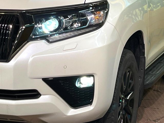 �yLED�w�b�h���C�g�z���V����ԑ��s�����ǍD�Ȏ��E���m�ۂ����S���ĉ^�]�ł��鍂�P�xLED�w�b�h���C�g�𑕔�!�_�����x�������A����d�͂��}�����Ă��܂��B