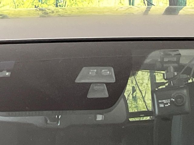 �y�X�}�[�g�u���[�L�T�|�[�g�z���s���ɑO���̎ԗ�����F�����A�Փ˂������Ȏ��͌x��ƃu���[�L�ŏՓˉ���Ɣ�Q�y�����A�V�X�g�B�����S�Ƀh���C�u�����y���݂��������܂��B