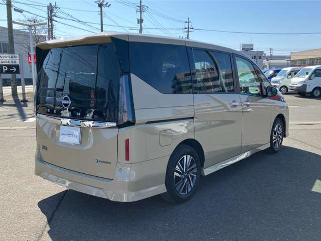 セレナ1.4 e-POWER ハイウェイスターV