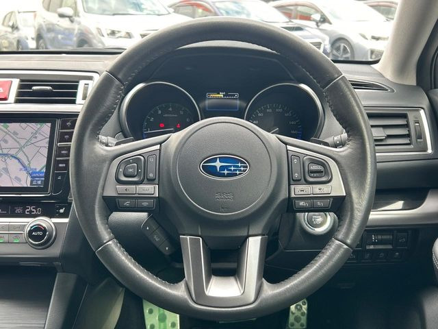 �y�����v�����X�e�A�����O�z�㎿�Ȋv���g�p���邱�ƂŁA��ɂ����������݂ƂĂ��^�]���₷���n���h���ł���