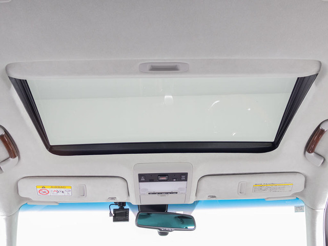 お探しの方必見の人気装備サンルーフ!