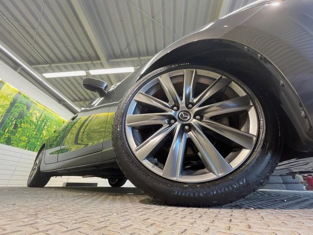 �y����19�C���`�A���~�z�C�[���z�O�ςɃ}�b�`���������A���~�z�C�[���𑕒����Ă���܂��B�e��ЊO�A���~�z�C�[����A�X�^�b�h���X�^�C�����戵�����Ă���܂��B���񂲑��k����������