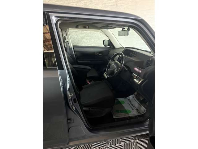 お車は納車前に点検整備を実施しお渡しさせてさせて頂きますので、ご安心くださいませ。