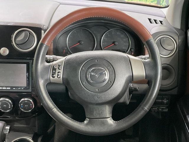 �y�����v�����X�e�A�����O�z�㎿�Ȋv���g�p���邱�ƂŁA��ɂ����������݂ƂĂ��^�]���₷���n���h���ł���