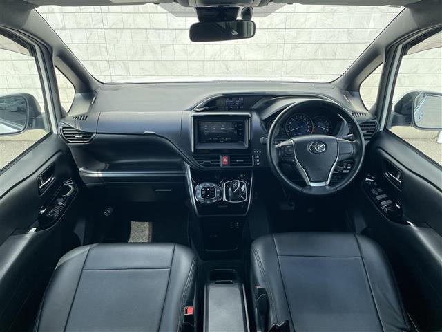 ヴォクシー1.8 ハイブリッド ZS 煌III