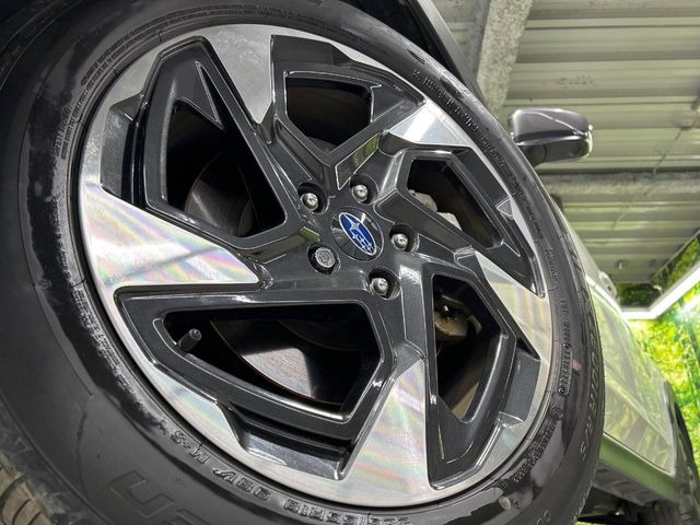 �y����18�C���`�A���~�z�C�[���z�O�ςɃ}�b�`���������A���~�z�C�[���𑕒����Ă���܂��B�e��ЊO�A���~�z�C�[����A�X�^�b�h���X�^�C�����戵�����Ă���܂��B���񂲑��k����������