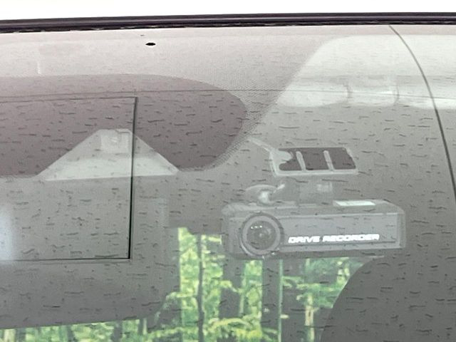 �y�C���e���W�F���g�G�}�[�W�F���V�[�u���[�L�z�t�����g�J�����őO���̎ԗ�����s�҂����m�B�Փ˂������Ȏ��͏Փ˔�Q�y���u���[�L���쓮�A�Փˉ�����T�|�[�g�B�����S�Ƀh���C�u�����y���݂��������܂��B