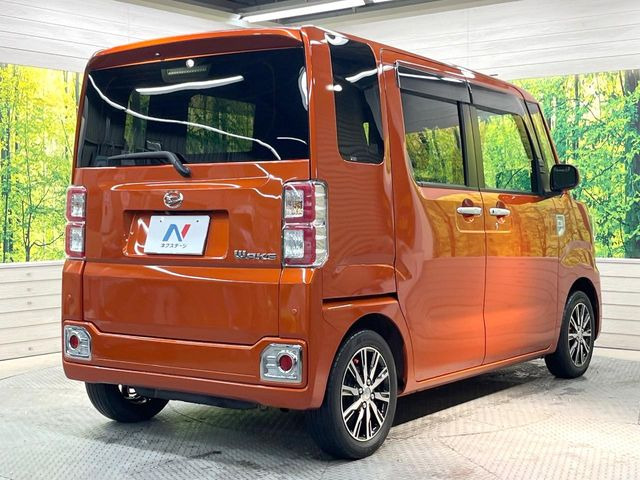 ��D�]�𒸂��Ă���܂��{�f�B�̒e�X�v���b�V���R�[�g���D�]��t���B�ʏ�̃K���X�R�[�g�ƈقȂ�A�ϋv�N��6�N�̖��@���K���X�R�[�e�B���O���A�{�f�B���L���C�ȏ�Ԃɕۂ��Ă���܂��B