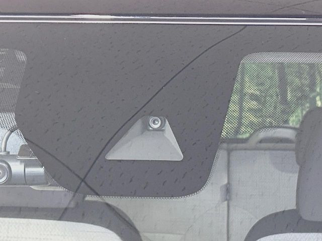 �y�C���e���W�F���g�G�}�[�W�F���V�[�u���[�L�z�t�����g�J�����őO���̎ԗ�����s�҂����m�B�Փ˂������Ȏ��͏Փ˔�Q�y���u���[�L���쓮�A�Փˉ�����T�|�[�g�B�����S�Ƀh���C�u�����y���݂��������܂��B