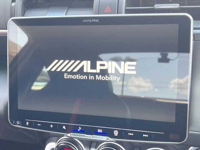 �y�A���p�C���f�B�X�v���C�I�[�f�B�I�z�������̃X�}�[�g�t�H���ƘA�g���āA�i�r��bluetooth�ł̉��y�Đ����\�ł���f�U�C���͂�����񑀍쐫���ǍD!