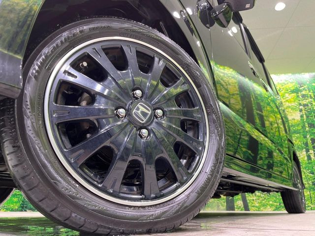 �y����15�C���`�A���~�z�C�[���z�O�ςɃ}�b�`���������A���~�z�C�[���𑕒����Ă���܂��B�e��ЊO�A���~�z�C�[����A�X�^�b�h���X�^�C�����戵�����Ă���܂��B���񂲑��k����������