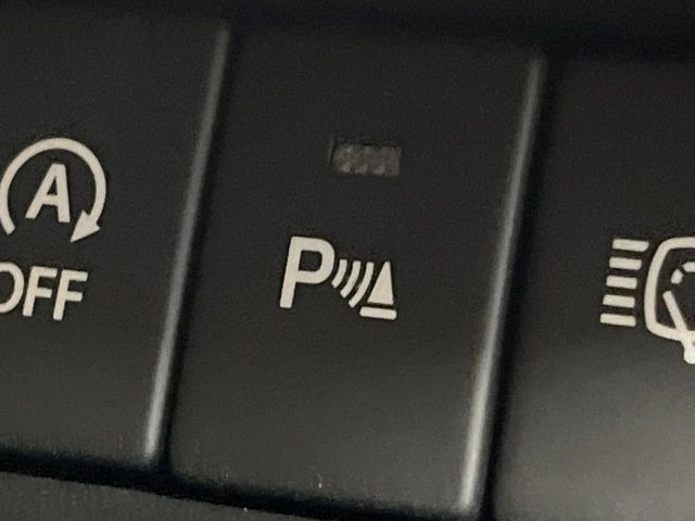 【クリアランスソナー】バンパーに付いたセンサーが障害物を検知!一定の距離に近づくとアラートで教えてくれます♪狭い駐車スペースや車庫入れ時も安心ですね☆