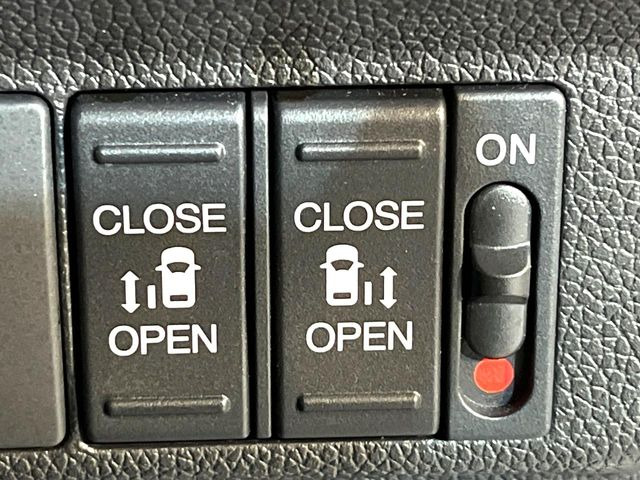 �y�����p���[�X���C�h�h�A�z�X�}�[�g�L�[��^�]�Ȃ̃X�C�b�`�Ō�ȗ����X���C�h�h�A�̊J���\���d��������͂����ăh�A���J����K�v�������A�����Ȃ��q�l�ł��ȒP�ɊJ���߂ł����K�ł���