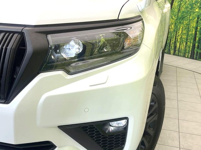 �yLED�w�b�h���C�g�z���V����ԑ��s�����ǍD�Ȏ��E���m�ۂ����S���ĉ^�]�ł��鍂�P�xLED�w�b�h���C�g�𑕔�!�_�����x�������A����d�͂��}�����Ă��܂��B